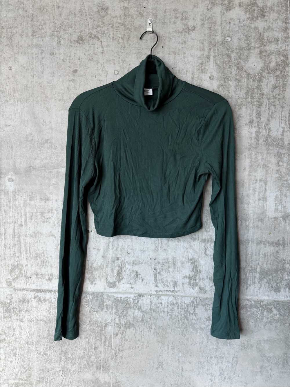 Aritzia Long Sleeve Turtleneck Crop Top - Forest Green